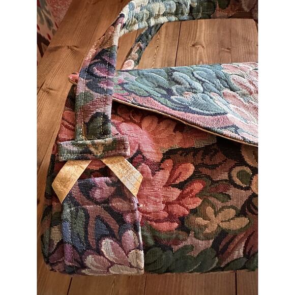 Tapestry Organizer Tote - Picture 4 of 10